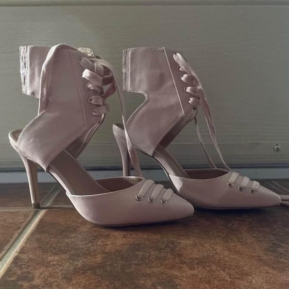 Urban outfitters high heels shoes Size 7 - Picture 3 of 5
